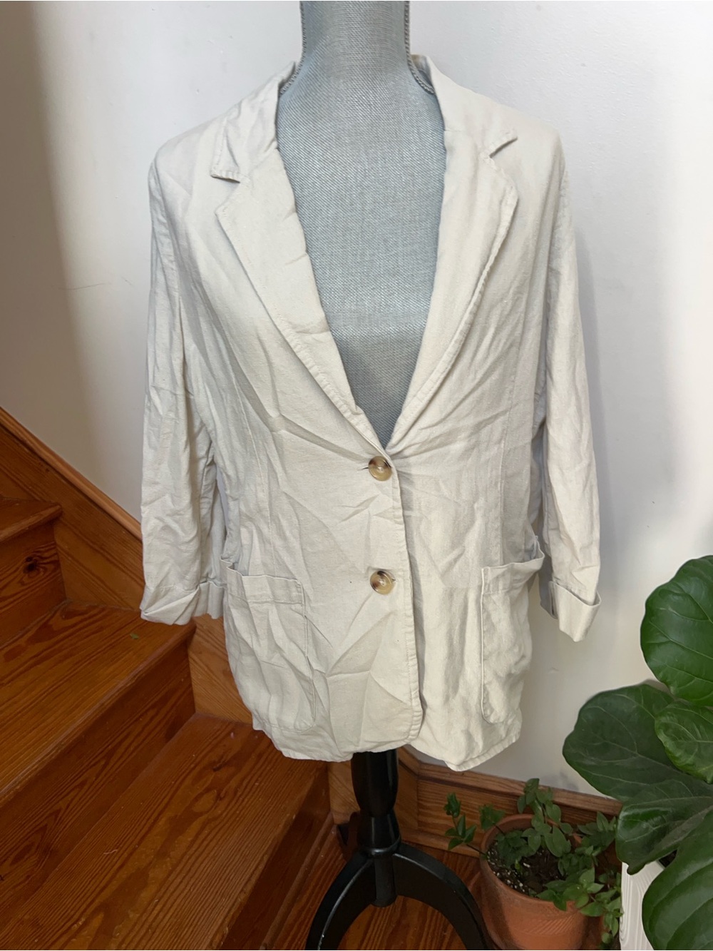 Time and Tru Cream Relaxed Single-Breasted Blazer